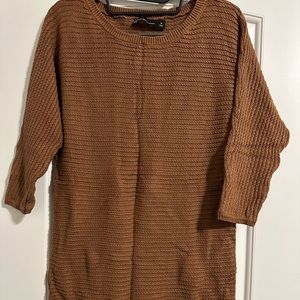 Women’s brown medium sweater, good condition.
